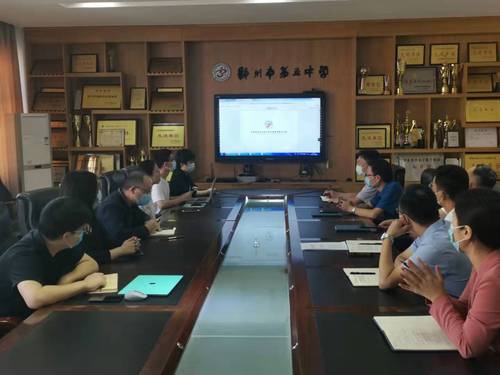 根据郑州市市属高中建设三年行动计划（